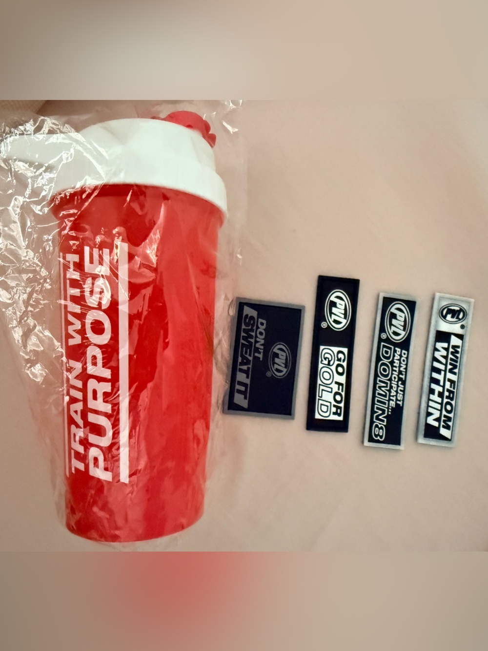 PVL 800ML FLIP-N-SIP GYM SHAKER CUP / BOTTLE + 4 PACK PVL DON'T SWEAT IT PATCHES